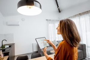 Entenda o que é preciso fazer para você economizar a sua conta de luz!