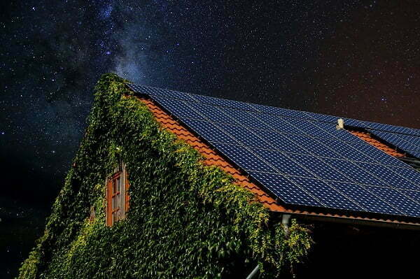 A energia solar funciona a noite? Descubra sobre essa e outras dúvidas frequentes